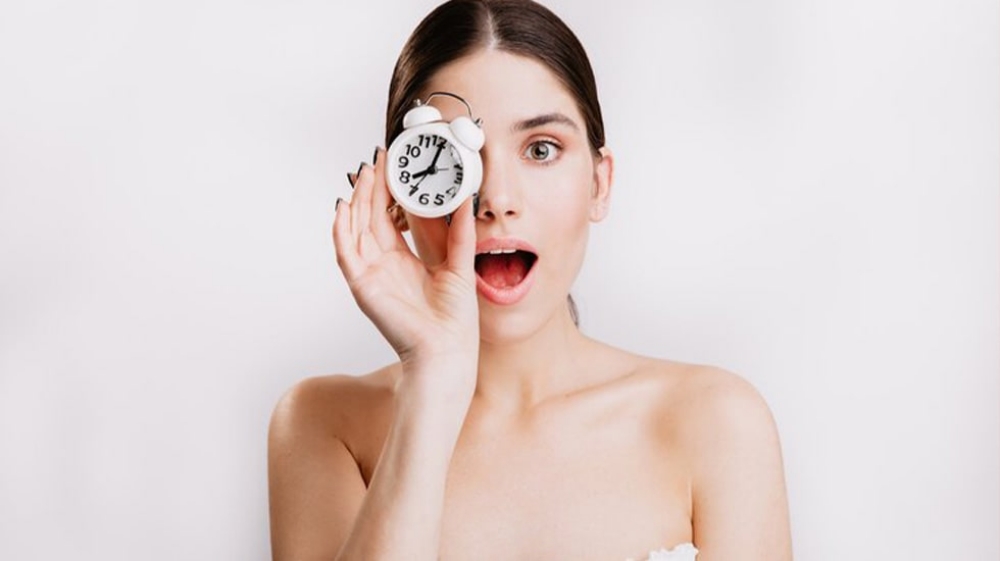 How Long Does Lash Glue Last? Strips, Clusters & Extensions Guide