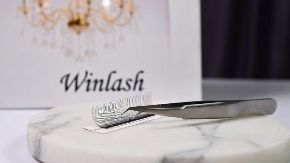Volume Tweezers: Essential Tools for Perfect Lash Extensions in Dubai
