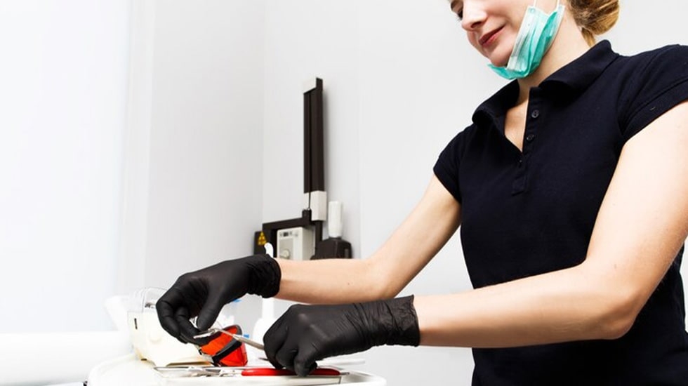 Eyelash Extension Glue Safety Tips in Dubai | Winlash