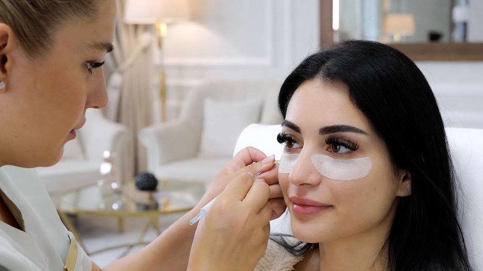 How to Prevent Eyelash Glue Allergies | Patch Test and Safe Application | Winlash Prevention tips and patch test for eyelash glue allergies