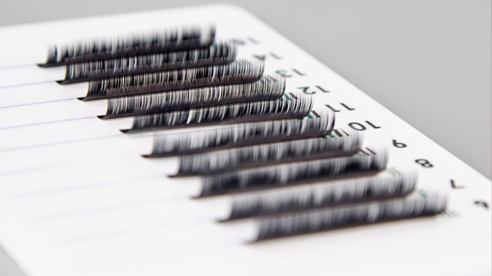 Lash Extensions: Achieve Bold, Full Lashes | Winlash Dubai Eyelash extensions application for dramatic volume | Winlash Dubai