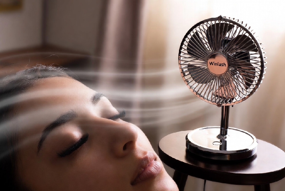 Professional 3-speed standing mini fan for hands-free lash glue drying