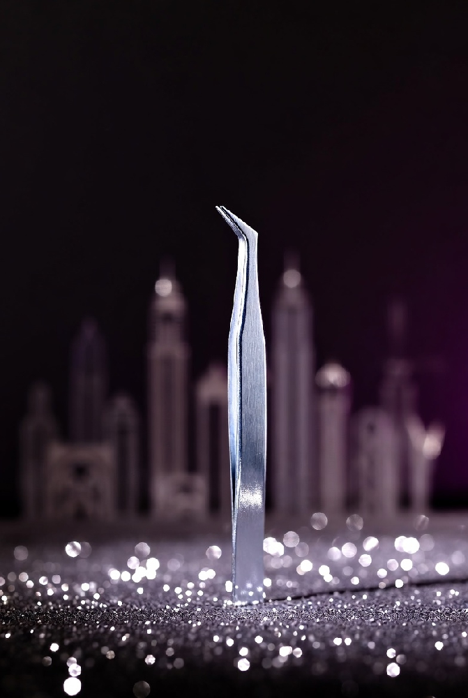 Winlash W7 volume lash tweezer with curved boot tip for professional eyelash extensions in Dubai