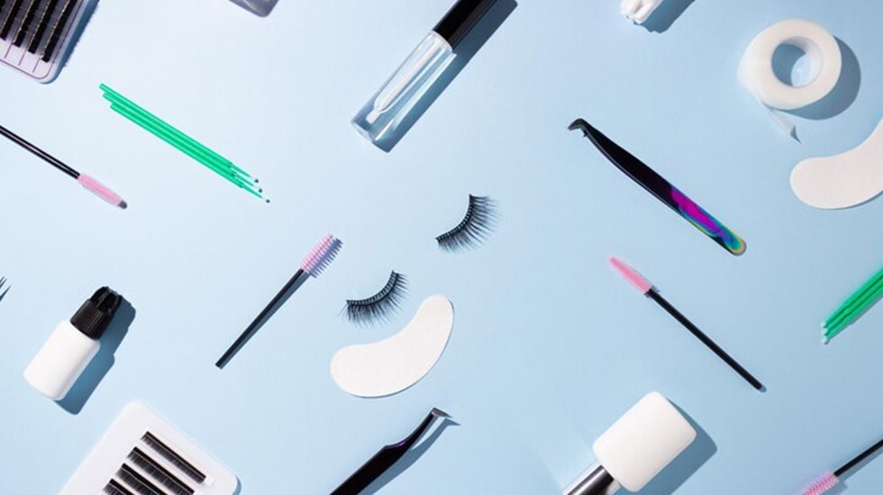 Best Lash Lift Kits for 2025 | Winlash Dubai Top lash lift kits for 2025 displayed with professional tools