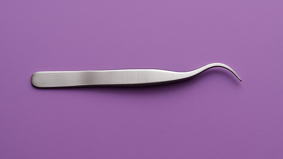 Best Curved Lash Tweezers for Eyelash Extensions in Dubai | Winlash Curved lash tweezers for precise eyelash application in Dubai