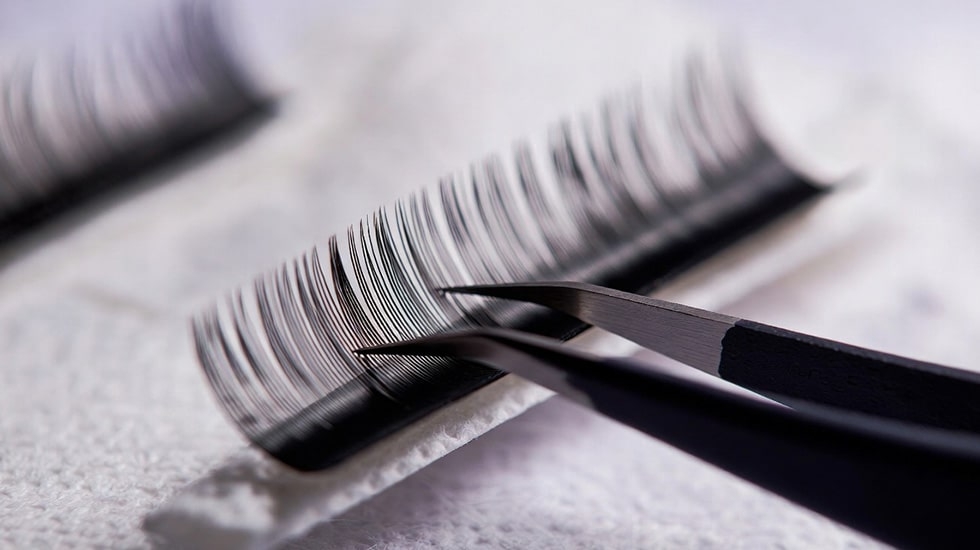 Best Volume Tweezers for Russian & Mega Volume Lashes | Winlash Dubai Professional volume eyelash extension tweezers with diamond grip by Winlash Dubai