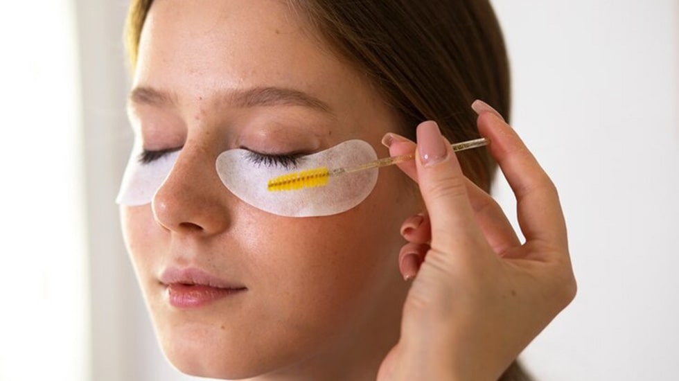 Natural curled eyelashes from a lash lift treatment | winlash
